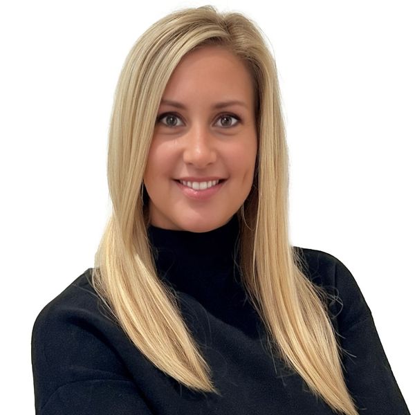 Anna Vanacor, Real Estate Agent